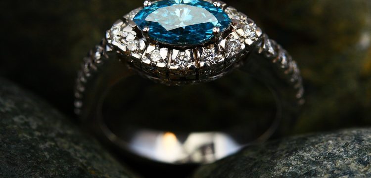 Diamond and aquamarine engagement ring.