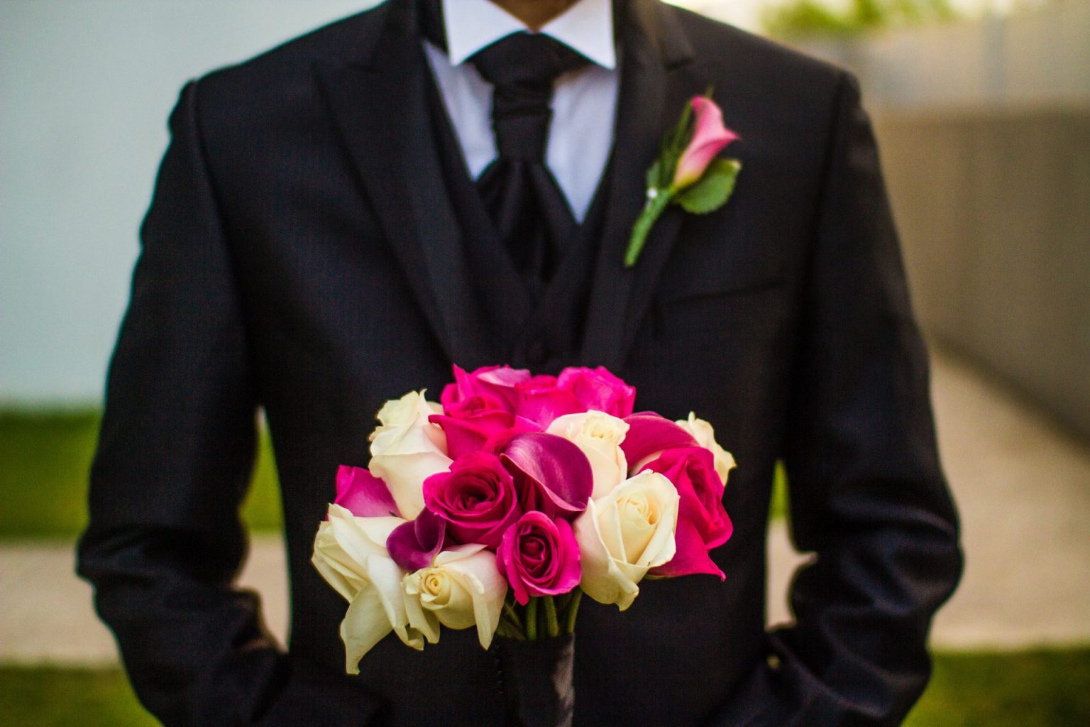 Viral Video Features a “Flower Man” Wedding Pro News