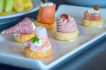 Hors D'oeuvres on a plate.