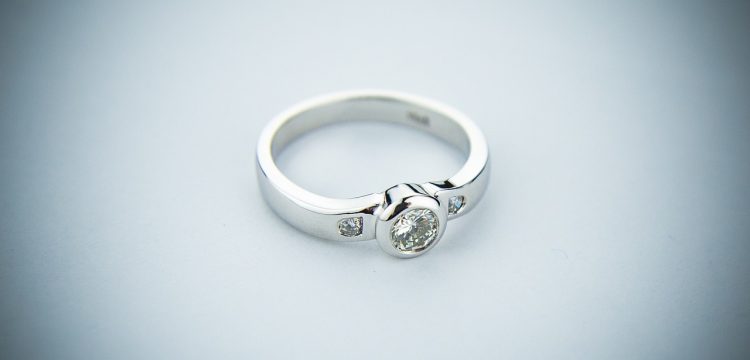 Simple diamond ring.